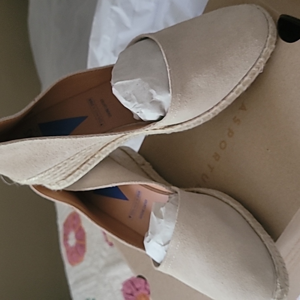 Verbenas Spanish wedge